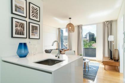 Modern stylish 1 bedroom with varanda near Avenida - image 16