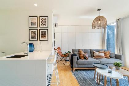 Modern stylish 1 bedroom with varanda near Avenida - image 18