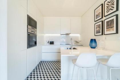 Modern stylish 1 bedroom with varanda near Avenida - image 2