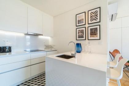 Modern stylish 1 bedroom with varanda near Avenida - image 3