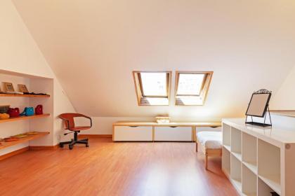 Quiet and sunny place - image 5