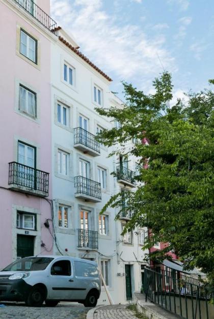 Cozy Lisbon Alfama - image 10