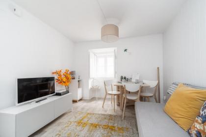Nomads Lisbon Castello Flats - image 1