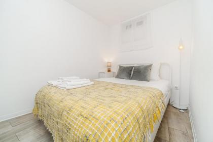 Nomads Lisbon Castello Flats - image 9