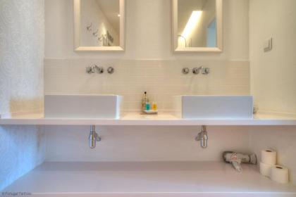 Tracey & Neill's Place in Principe Real - image 10