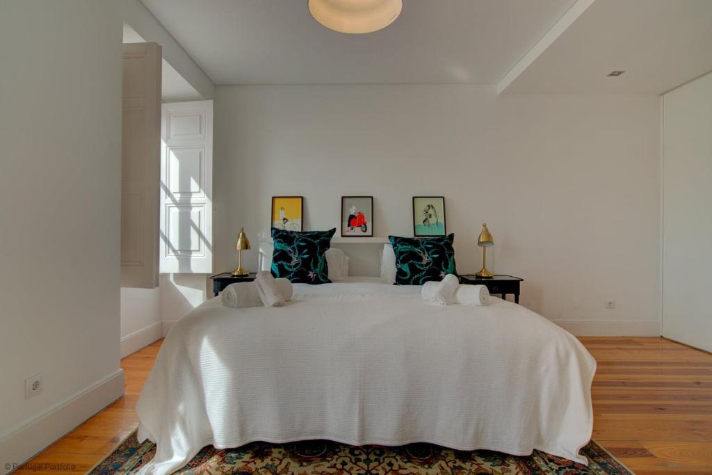 Tracey & Neill's Place in Principe Real - image 3