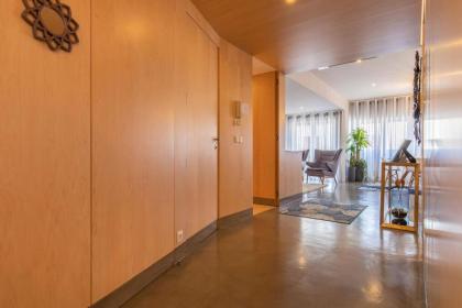 LovelyStay - Sunshine Residence in the Heart of Graça - image 11
