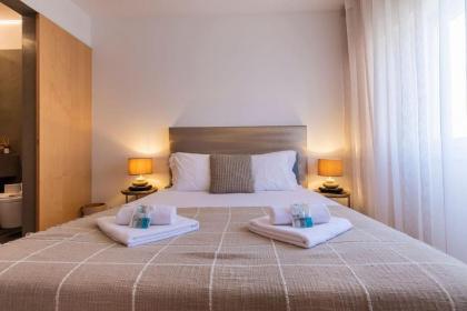 LovelyStay - Sunshine Residence in the Heart of Graça - image 18