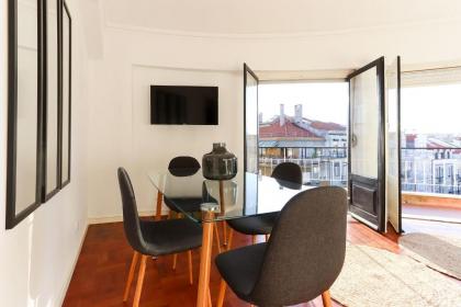 Marques Balcony by Homing - image 11