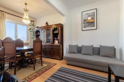 Bright Flat for 6 in Central Graça by GuestReady - image 16