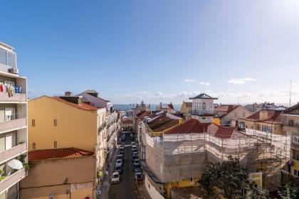 Bright Flat for 6 in Central Graça by GuestReady - image 20