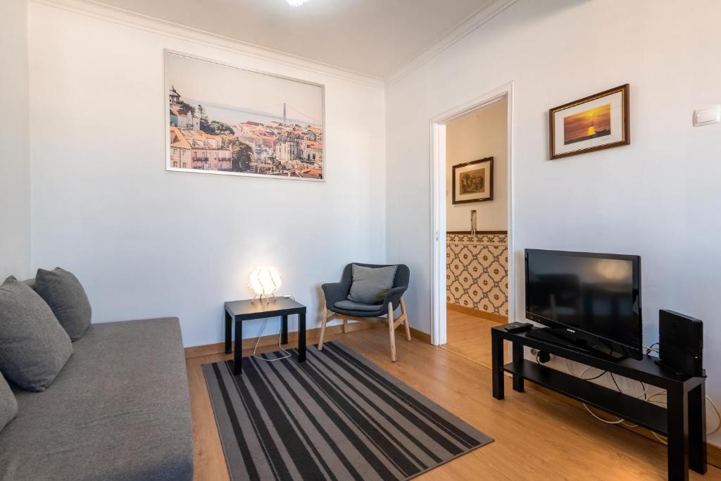 Bright Flat for 6 in Central Graça by GuestReady - image 4