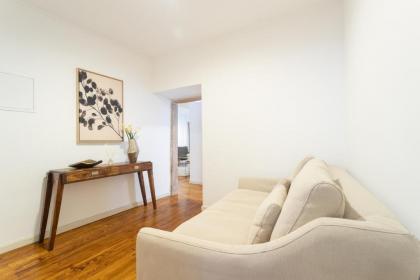 Living Bairro Alto V - image 12