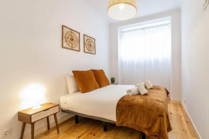 1bd Industrial-Styled Home in Lisbon by GuestReady - image 1