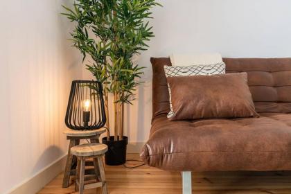 1bd Industrial-Styled Home in Lisbon by GuestReady - image 14