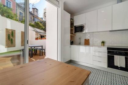 1bd Industrial-Styled Home in Lisbon by GuestReady - image 3