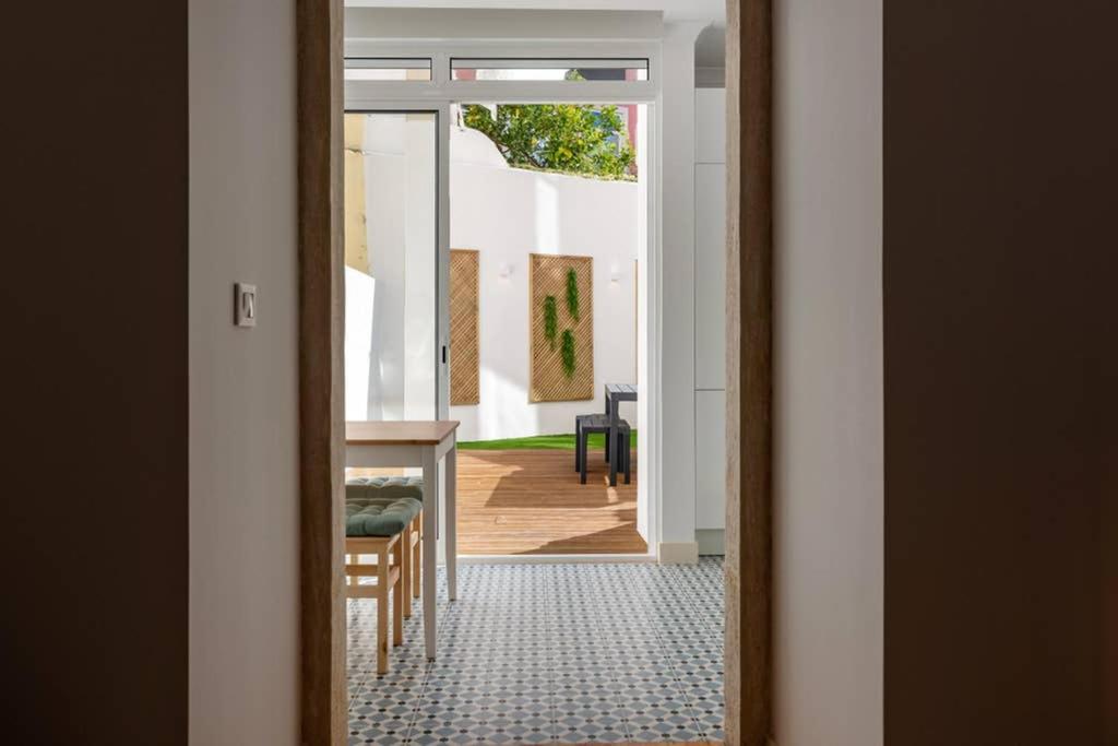 1bd Industrial-Styled Home in Lisbon by GuestReady - image 7