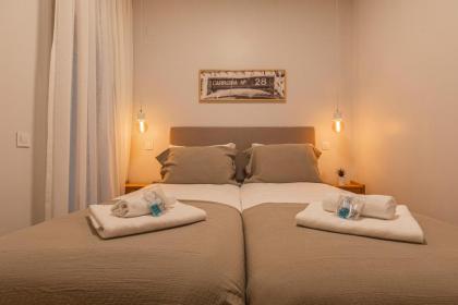 Upscale & Modern 2BDR Apartment - image 16