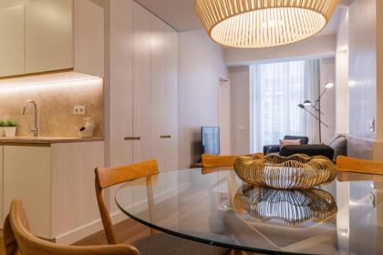 Upscale & Modern 2BDR Apartment - image 19