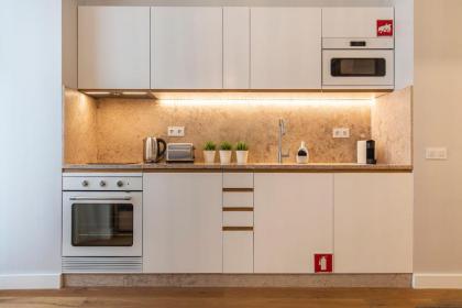 Upscale & Trendy flat in the Center - image 13