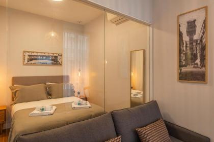 Upscale & Trendy flat in the Center - image 8