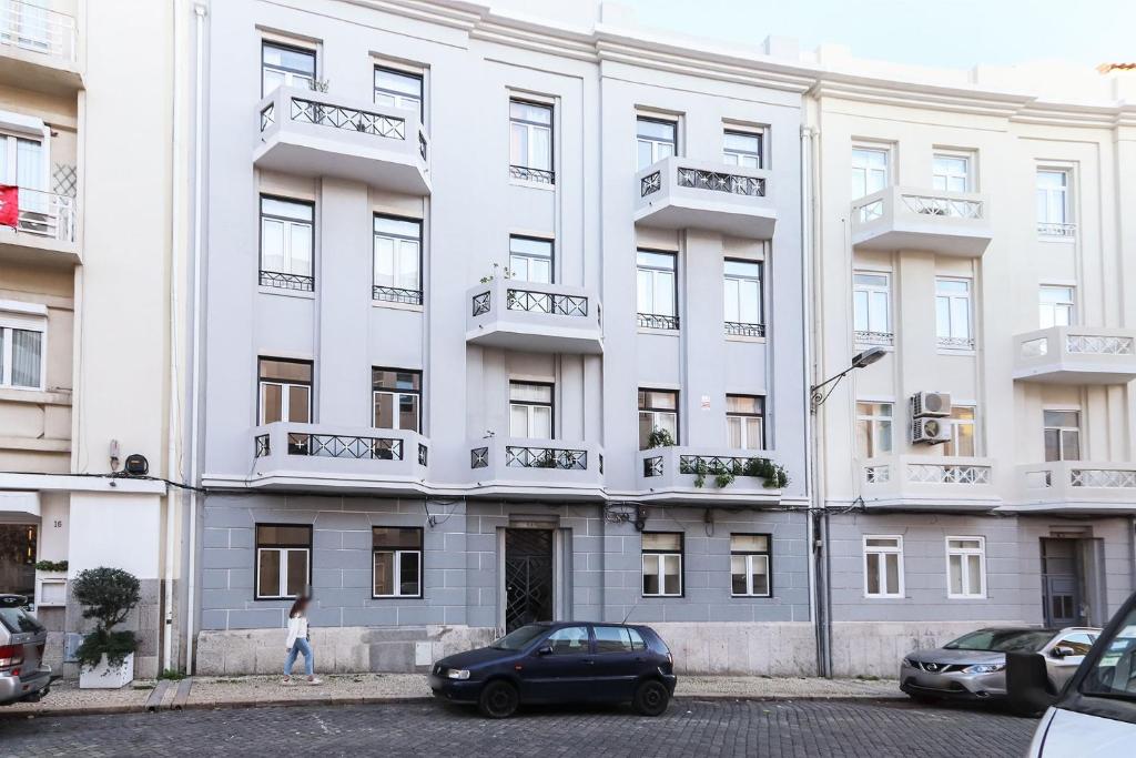 Marques de Pombal Duplex with Terrace by Homing - image 3