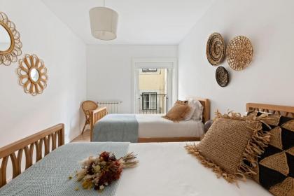 Beautiful Spacious 2-Bed Apartment in Bairro Alto Sleeps 6 - image 13
