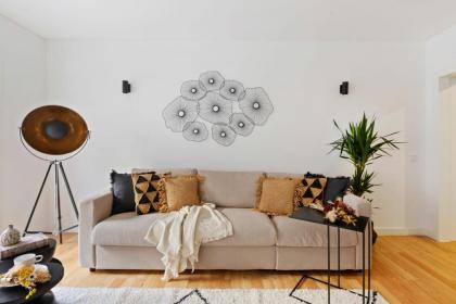 Beautiful Spacious 2-Bed Apartment in Bairro Alto Sleeps 6 - image 18