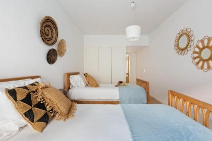 Beautiful Spacious 2-Bed Apartment in Bairro Alto Sleeps 6 - image 20