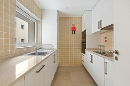 Beautiful Spacious 2-Bed Apartment in Bairro Alto Sleeps 6 - image 4