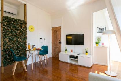 Sunny photographer’s attic in Alcântara w/ stunning view - image 17