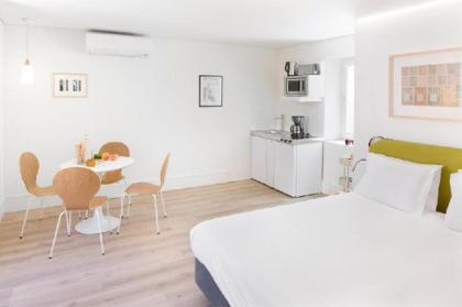Ascensor da Bica - Lisbon Serviced Apartments - image 2