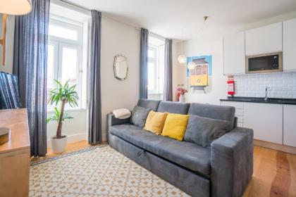 Chic and Vibrant Apt with Stunning Views - Anjos - image 1
