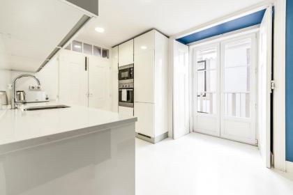 GuestReady - Modern 2BR Baixa Apt for up to 5 Guests! - image 12
