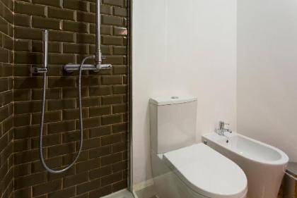 Downtown Cozy Apartment - image 11
