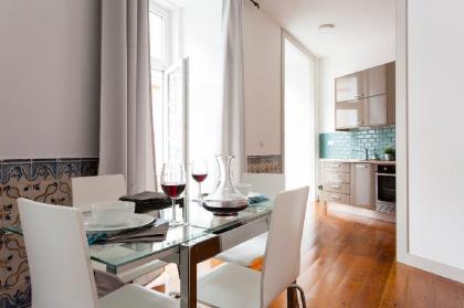 Downtown Cozy Apartment - image 12