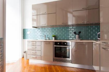 Downtown Cozy Apartment - image 13