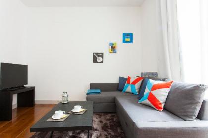 Downtown Cozy Apartment - image 3