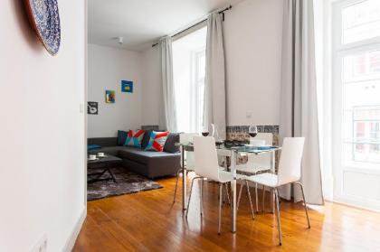 Downtown Cozy Apartment - image 8