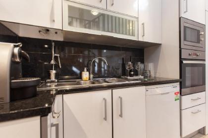 Lisbon House - image 12