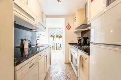 Charming 1BR Apt - 15 mins to Doca do Alcantara - image 11