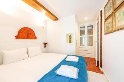Charming 1BR Apt - 15 mins to Doca do Alcantara - image 18