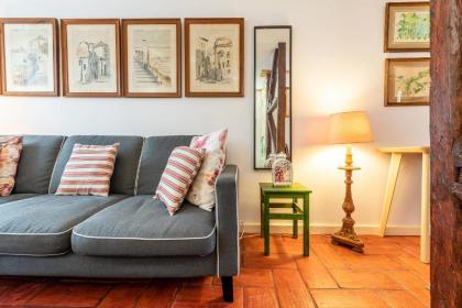 Charming 1BR Apt - 15 mins to Doca do Alcantara - image 8