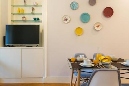 LovelyStay - Cozy 3BDR Apartment in Estrela - image 13