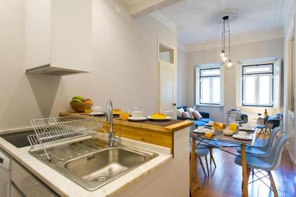 LovelyStay - Cozy 3BDR Apartment in Estrela - image 5