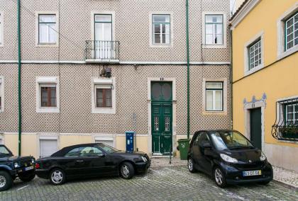 LovelyStay - Cozy 3BDR Apartment in Estrela - image 8