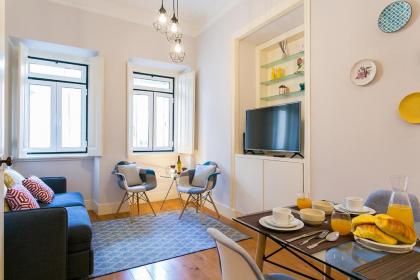 LovelyStay - Cozy 3BDR Apartment in Estrela - image 9
