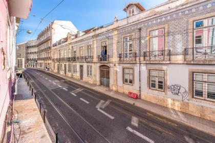 Bright Minimalist Home - 7 mins from Santos Station - image 11