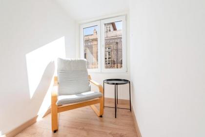 Bright Minimalist Home - 7 mins from Santos Station - image 16