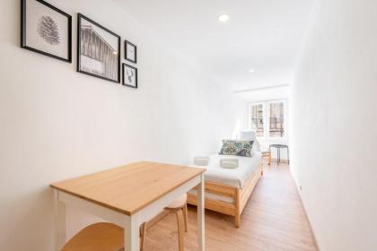 Bright Minimalist Home - 7 mins from Santos Station - image 20